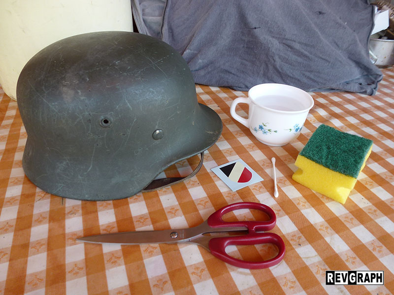 apply decal german helmet applicare decal elmetto tedesco Waffen SS Wehrmacht Luftwaffe kriegsmarine image
